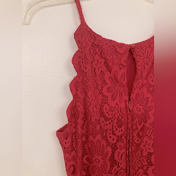 By&by red floral lace slip dress | Halter neck - Picture 4 of 6
